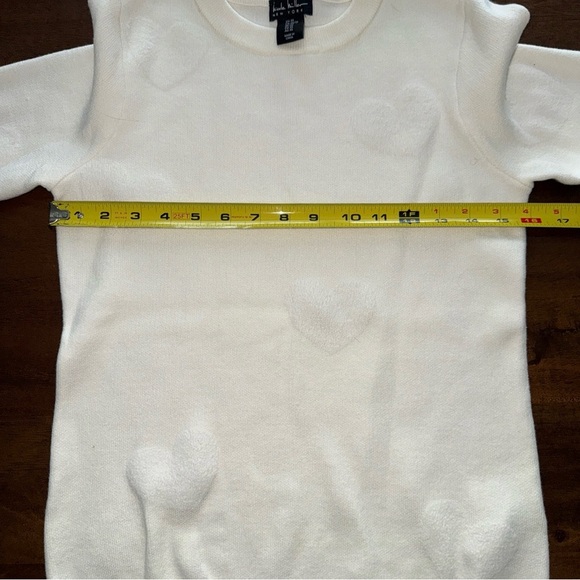 Nicole Miller Ivory Long Sleeve Heart Sweater Crew Neck Womens Size XS - Picture 8 of 10